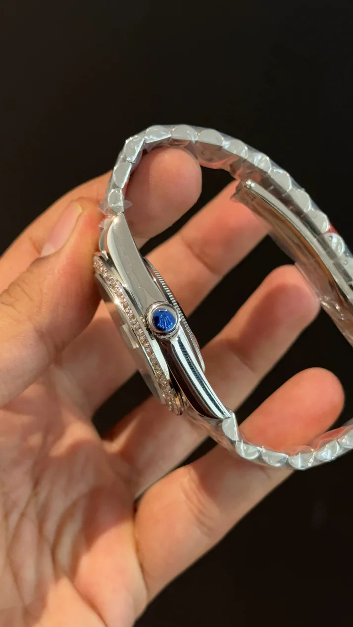 Day date | Mother Of Pearl | Silver Chain | White Pearl Dial