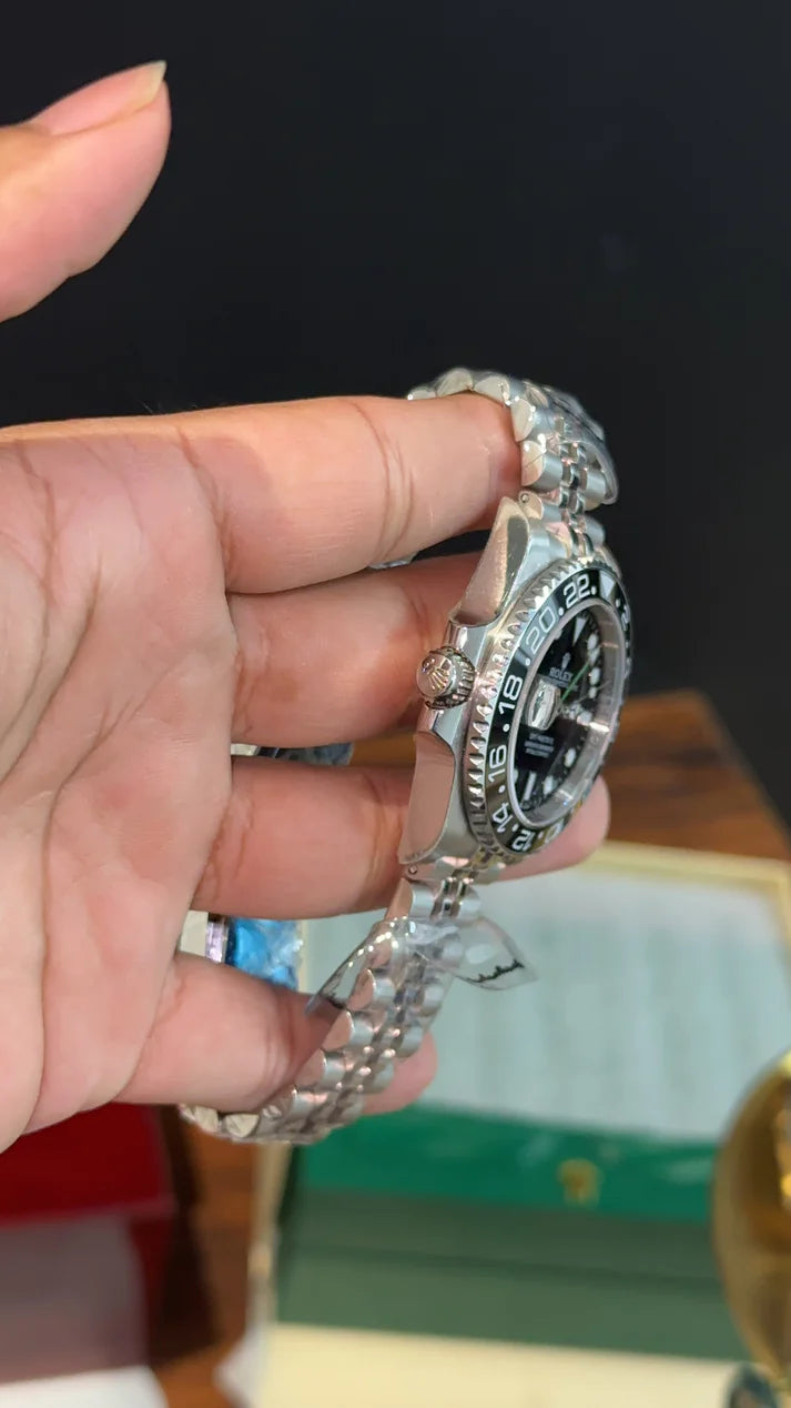 GMT Master | Silver Oyester Chain | left crown | Black Dial