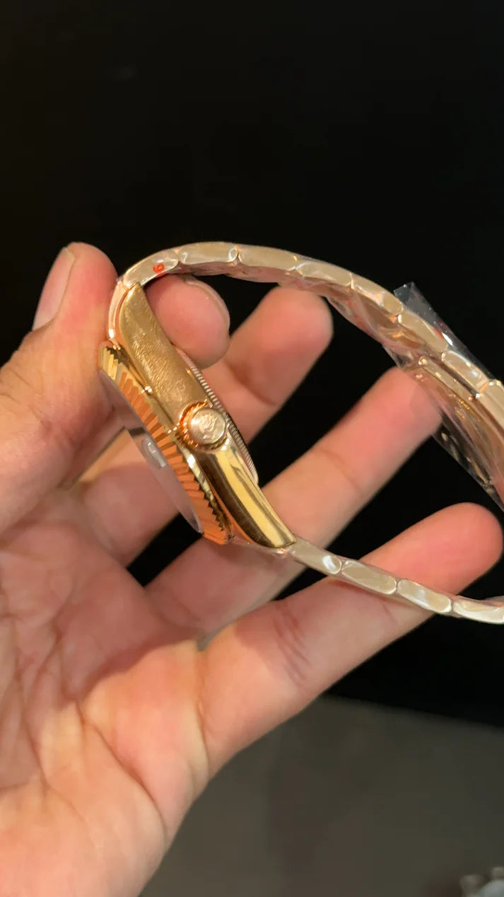 Sky Dweller | Rose Oyester Chain | Blue Dial