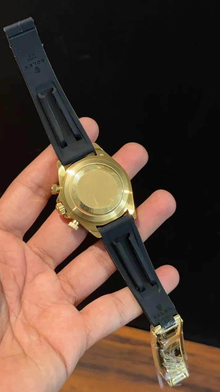 Daytona | Gold | Pvc Strap | Gold Chrono | Black Dial | Red Niddles