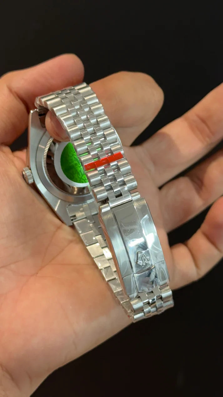 DateJust | Diamond Bezel | Silver Chain | Black Diamond Dial