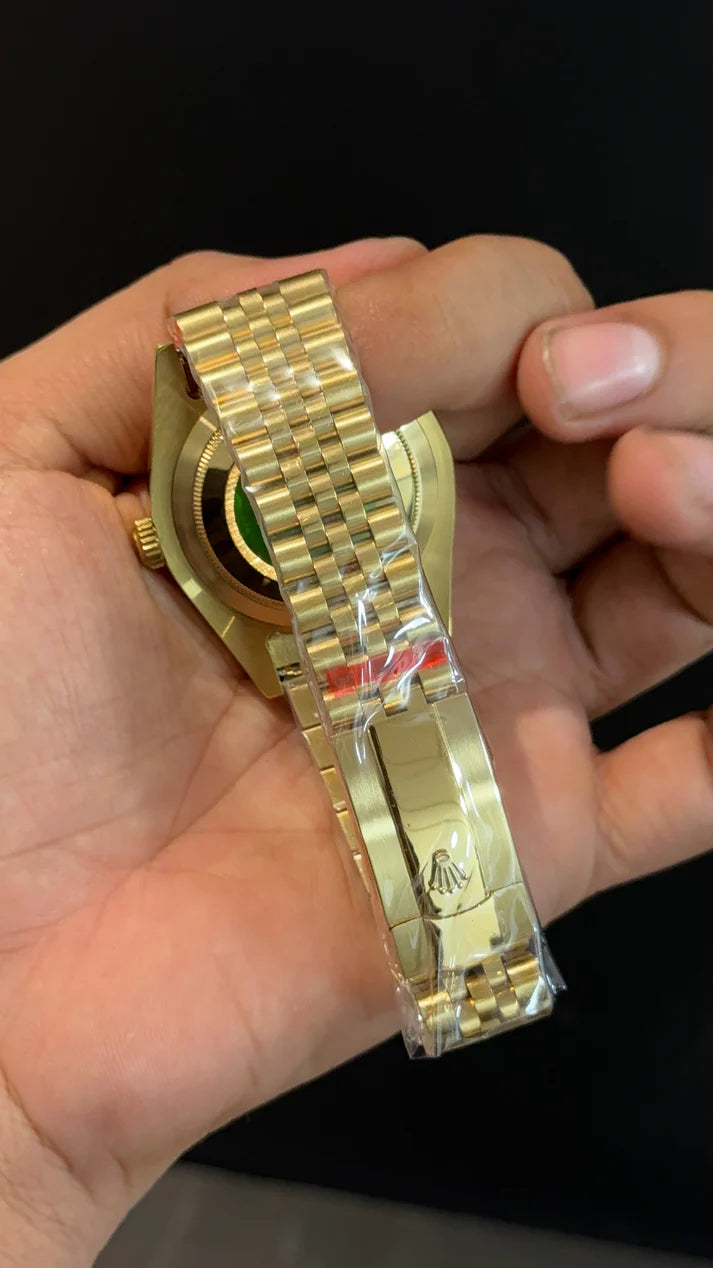 Sky Dweller | Gold Jubilee Chain | Black Dial