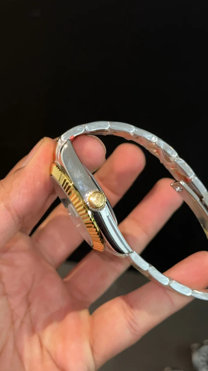 Sky Dweller | Gold Two Tone Oyester | Black Dial