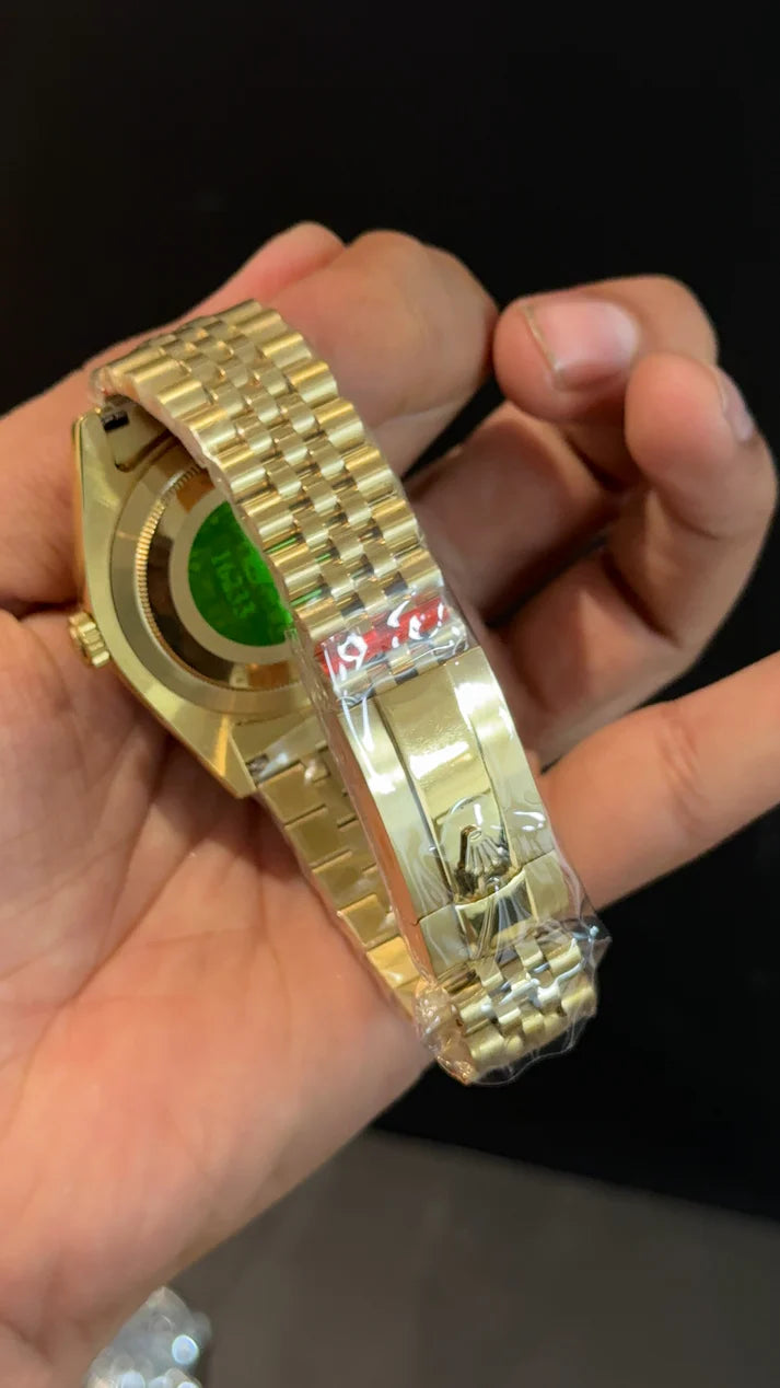 Sky Dweller | Gold Jubilee Chain | White Dial
